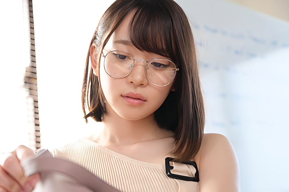 【NTR】メガネを外したらの〇太君並みに視力の悪い彼女。カレシだと思ってSEXしていたら全く違う男で…〈架乃ゆら〉