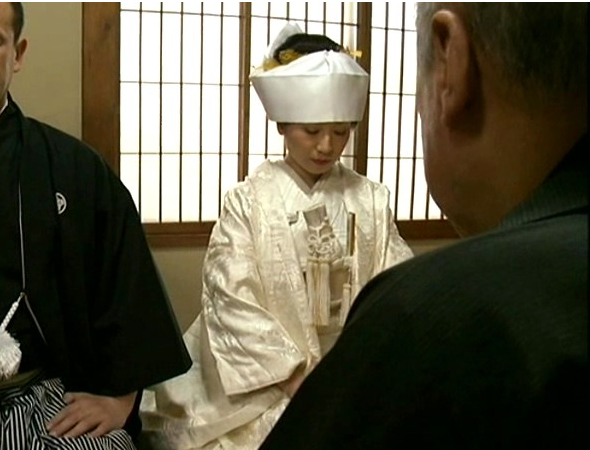 【白無垢の裏側】誓いを交わした直後、夫ではない男に抱かれるのが通例…新妻の身体が選んだ本能的な結末とは…