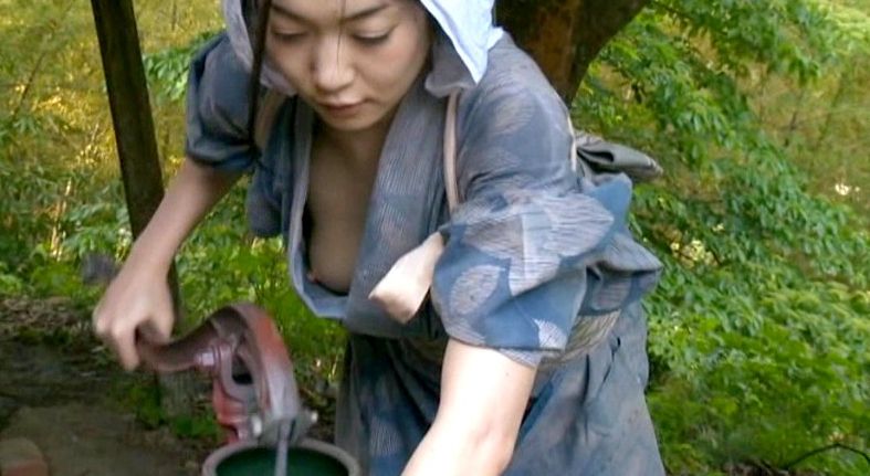 【ヘンリー塚本】和服に包まれた兄嫁の切なさが引き金に！触れた瞬間理性を失い求め合う禁断の一夜■江波りゅう
