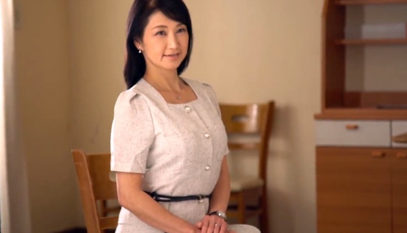 【アラフィフデビュー】40代後半とは思えぬ美しい美ボディの人妻が欲求不満が限界突破してAV出演を決意！〈青井和海〉