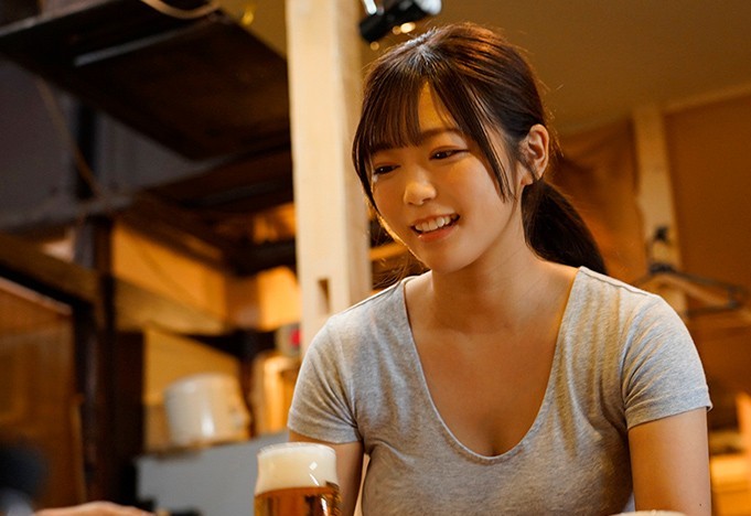 【巨乳美少女】居酒屋のアイドル的存在の可愛い女子が酔って店主と濃密セックスをしちゃう！〈羽咲みはる〉