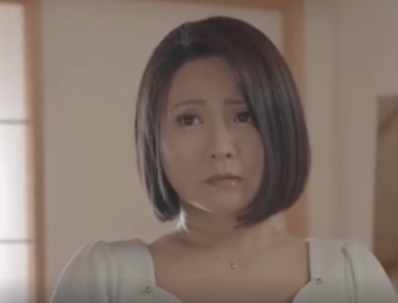 【妻の母親】ランジェリーモデルを目指す義理母のむっちり食い込んだエロ下着に欲情し我を忘れて襲い掛かる！〈綾瀬麻衣子〉