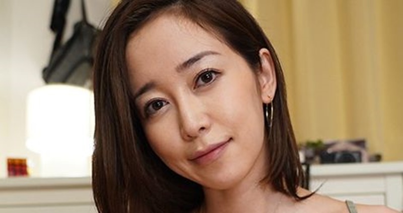 【篠田ゆう】『めちゃめちゃ興奮するわ』中に出させてイクこの美女！何度も誘惑されて、何度もイカサレて…