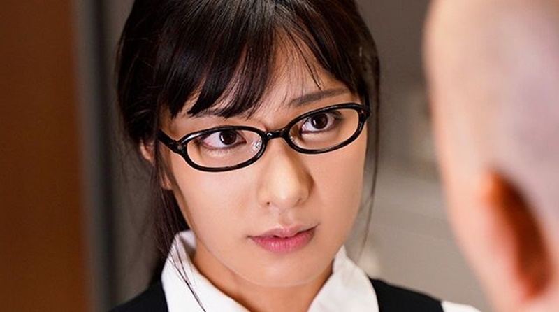【由愛可奈】『気づいた時には、遅かった…』この理知的なOLがハゲ親父に調教されている！潮吹きして喘ぐ姿を見たい