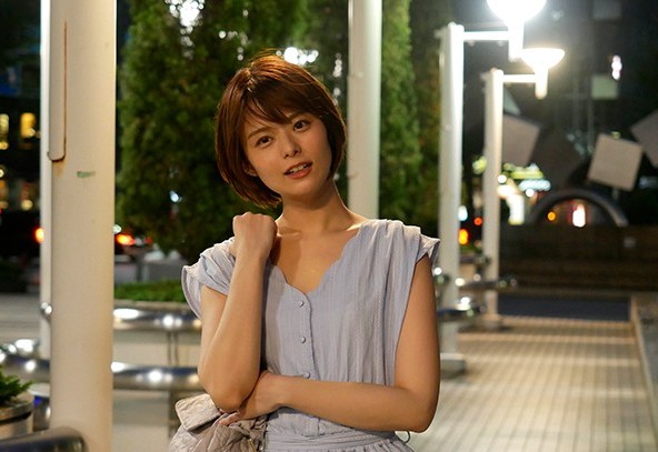 初恋の元カノと久しぶりの再会・見た目は清楚系美少女なままだけど生ハメ大好きのド変態女に成長していた★ルナ★