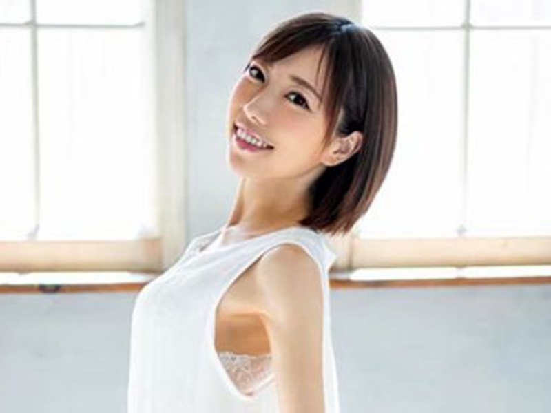 【超絶美人】女性が憧れる美しい顔と身体を持つ彼女が、フィットネスクラブの指導員とイチャイチャしちゃう〈七海ティナ〉