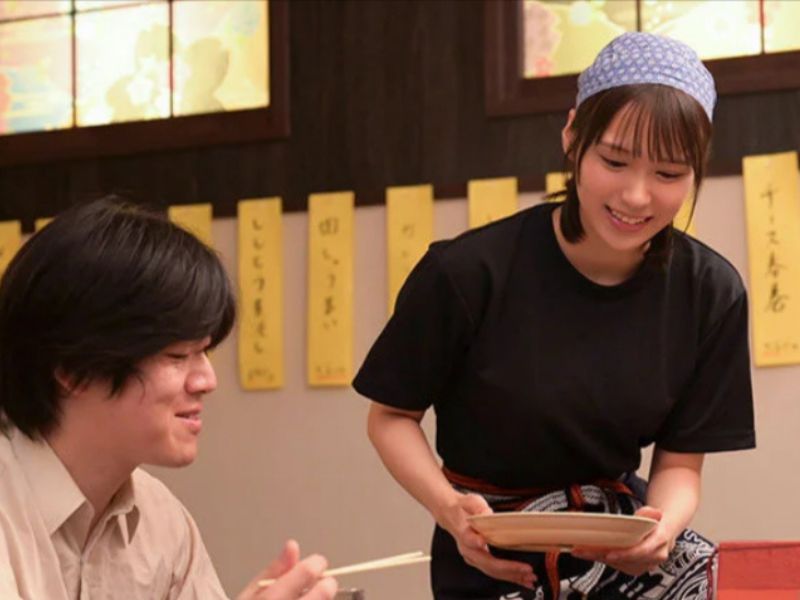 【NTR】"店長…好きになっちゃいました"終電を逃した夜に勇気を出して唇を重ねる！彼氏を忘れて朝まで求め合う■小倉七海