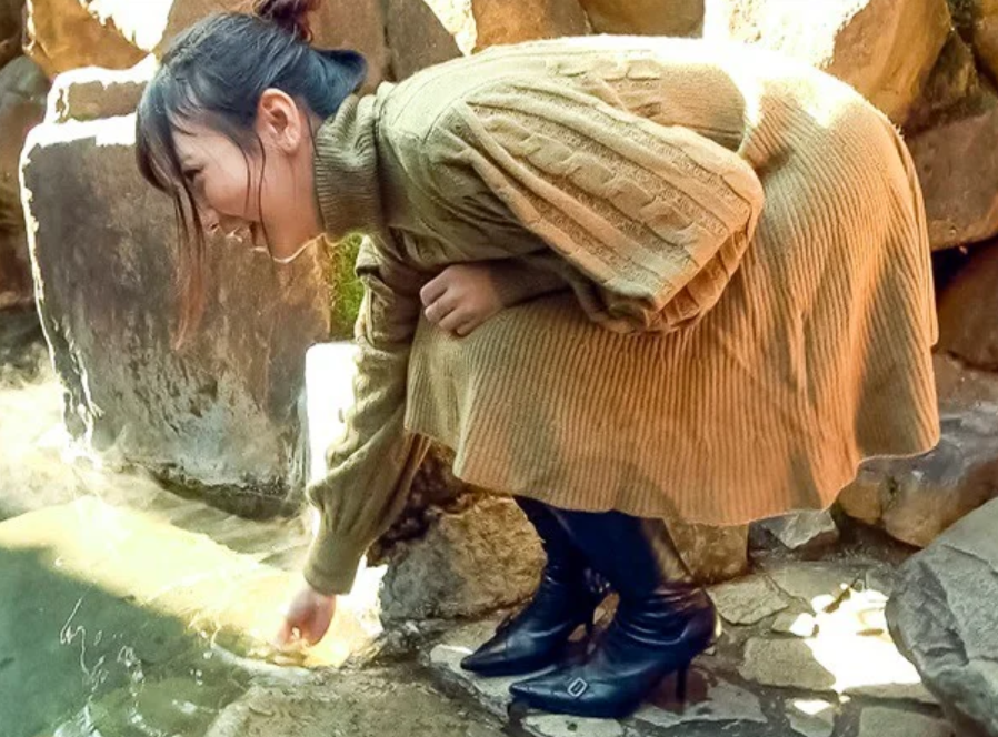 【ケツ穴】可愛らしいタイ×日本のハーフちっぱい美少女がお尻を開発されてM体質全開でイっちゃうｗ■宮崎リン