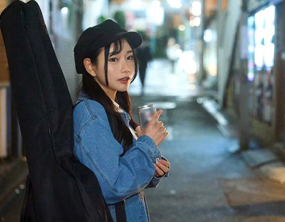 【残された2人】真夜中の街でたまたま出会った少女と少年が流れるように短いカップルのような関係になり…■三葉ちはる