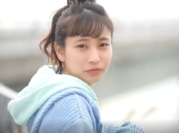 【美少女】南国の風に包まれた素肌がまぶしい！好奇心のままカメラの前で腰を動かす沖縄生まれの純白デビュー■岬野まなつ