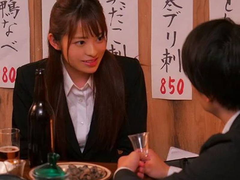 【眼前寝取られ】社内恋愛が部長にバレ酒の席で弄られ寝てしまったら彼女がNTRされてしまった…■桜もこ