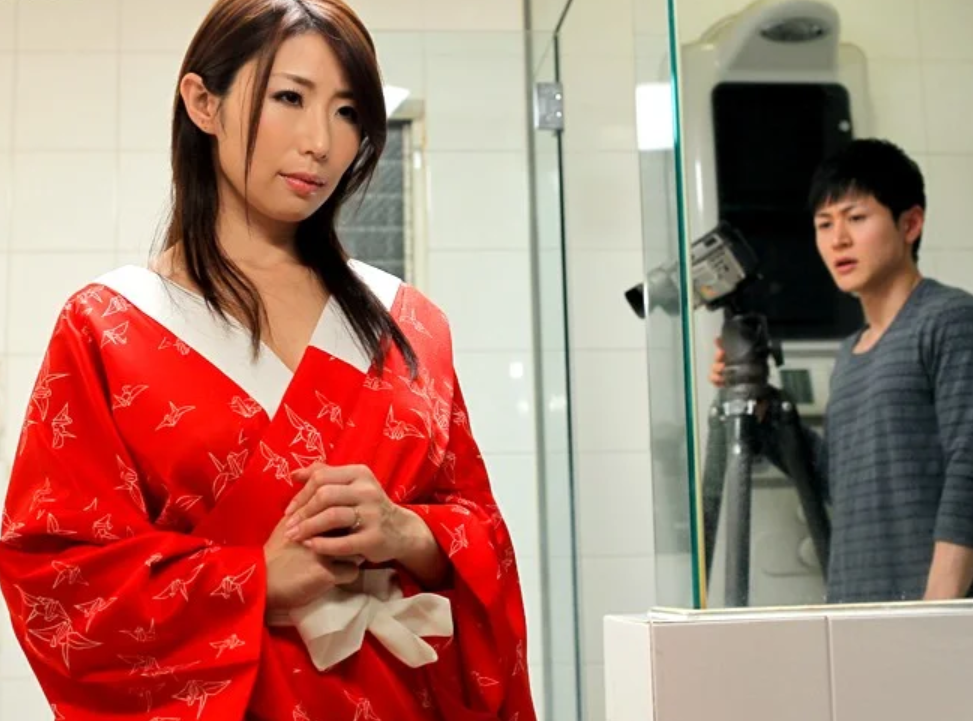 【尻】”ケツ穴…ハマっちゃった…♡”エロい身体を持て余す美熟女が義理の弟に後ろの穴を調教されてしまい…■篠田あゆみ