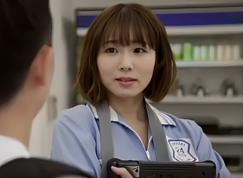 【店主の若妻】”最近ちょっと…元気ないですよ…？”満たされない美人奥さんとバイト学生の切ない不倫物語…■穂高結花