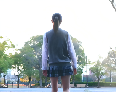 【新たな挑戦】この可愛らしい制服美少女が新しい舞台へ…オジサンとオイル塗りたくりで初めての絶頂へ！■宮下玲奈