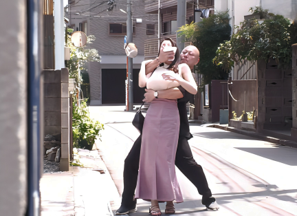 ※閲覧注意【デカパイ美女】強姦魔に大量の薬を飲まされ理性と精神崩壊…快楽を欲するだけの巨乳淫魔に成り果てる■凪ひかる