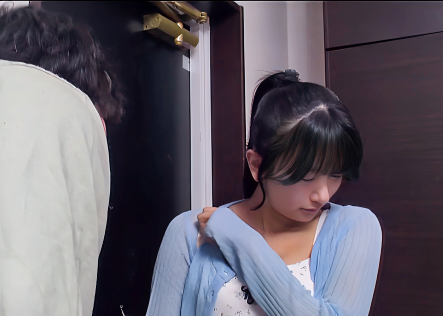 【近親相姦】”…なんでお兄ちゃんがここにいるのよっ…！”デリヘル嬢の美少女を呼んだ客がまさかの実の兄で…