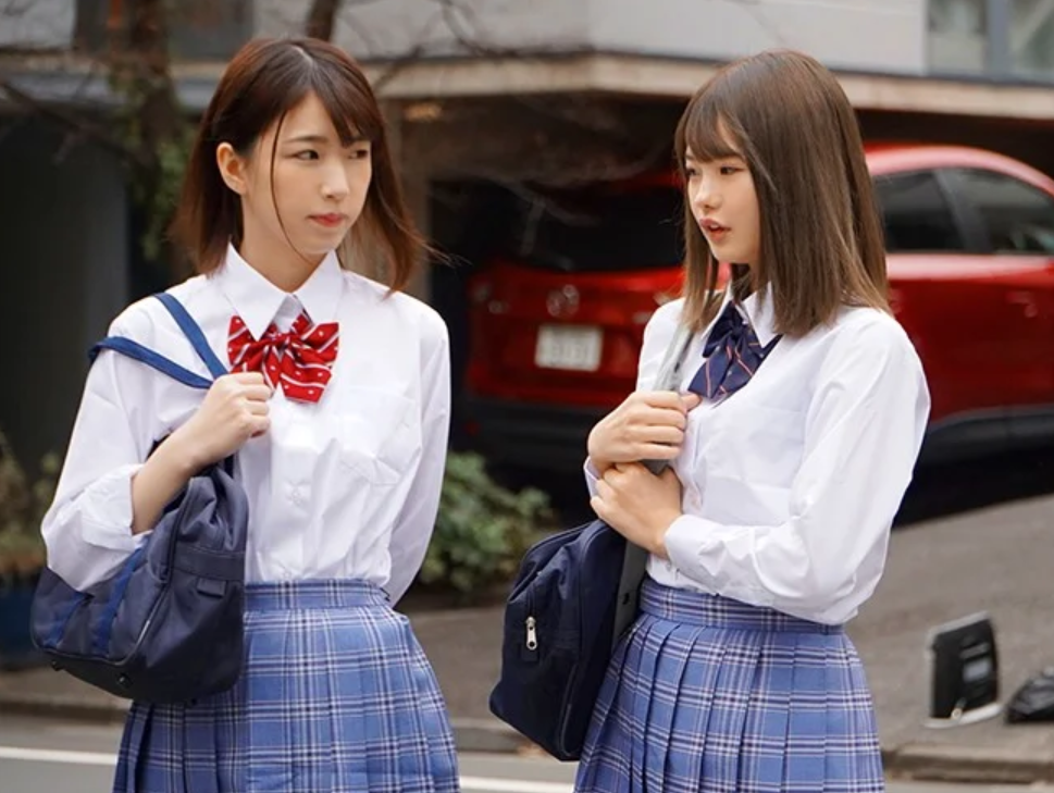 【二人の教え子】”やめときなよ…何されるかわかんないよ…”担任に呼び出され真面目な美少女が行こうとするのを止めるが…