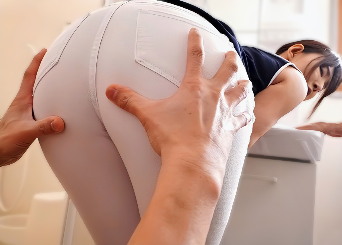 【巨尻母】”もっと…触っていいのよ…♡”娘からカレシが絶倫だと聞いてルンルンの熟女！自慢のデカ尻で誘い出し…■壇えみ