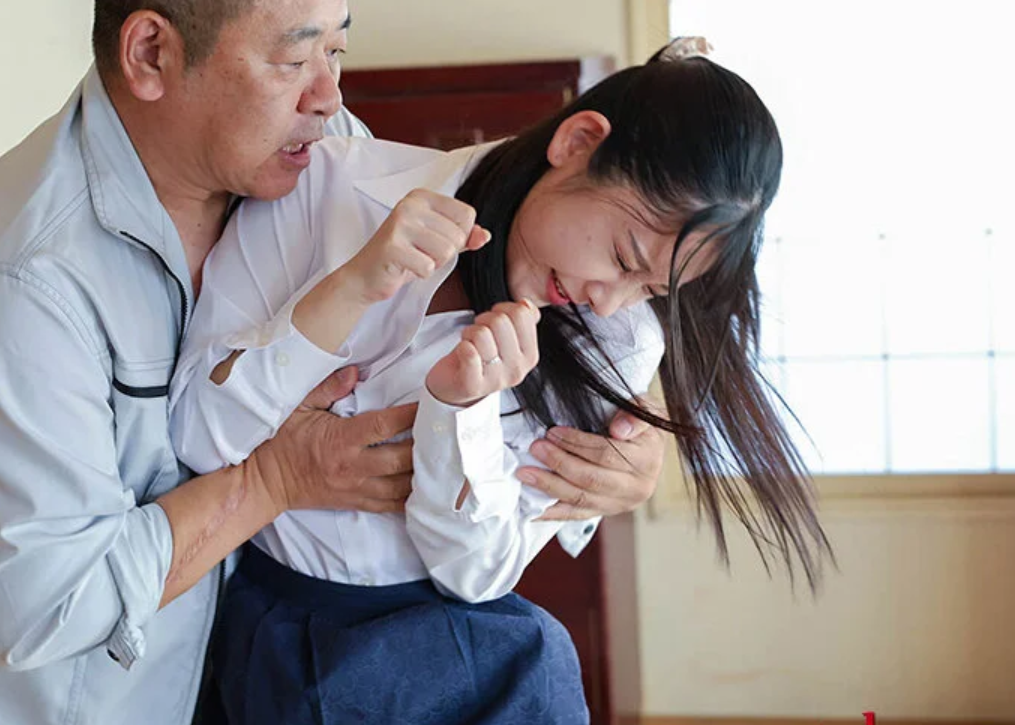 【ながえスタイル】~巨乳妻レイプ~「イヤぁ...私結婚してるんです…！」スレンダーエロ美乳な美人主婦が犯されちゃう