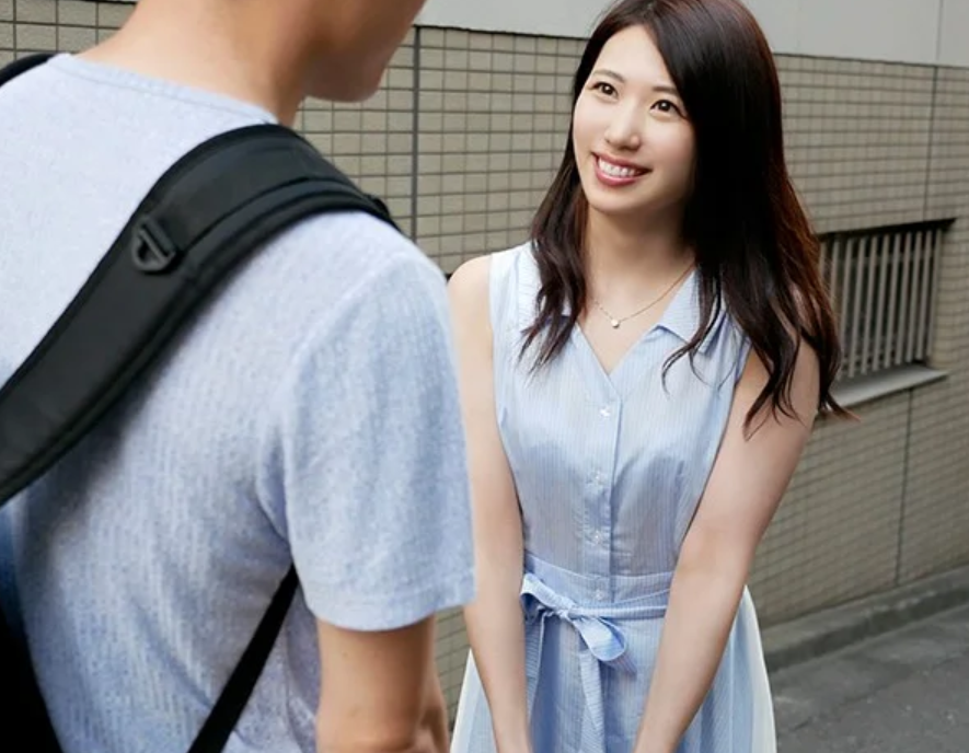 「あんな美女が嫁だったら…」「一度で良いからシゴいてほしい！」とファンから大人気のAV女優が素人男相手にスケベ行為！