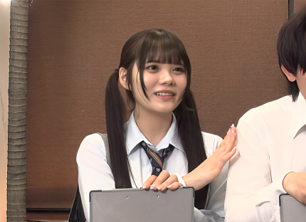 【マジックミラー】高校生カップルのJKに無料エステ体験と称してエロい事をしたら…ミラー越しに彼氏がいるのにイキまくりｗ