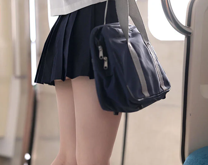 【即沼るJK】”もっとシテ欲しいです…♡”清純派そうな美少女生徒が痴漢されることに喜びを感じてたので襲ったら■新木希空