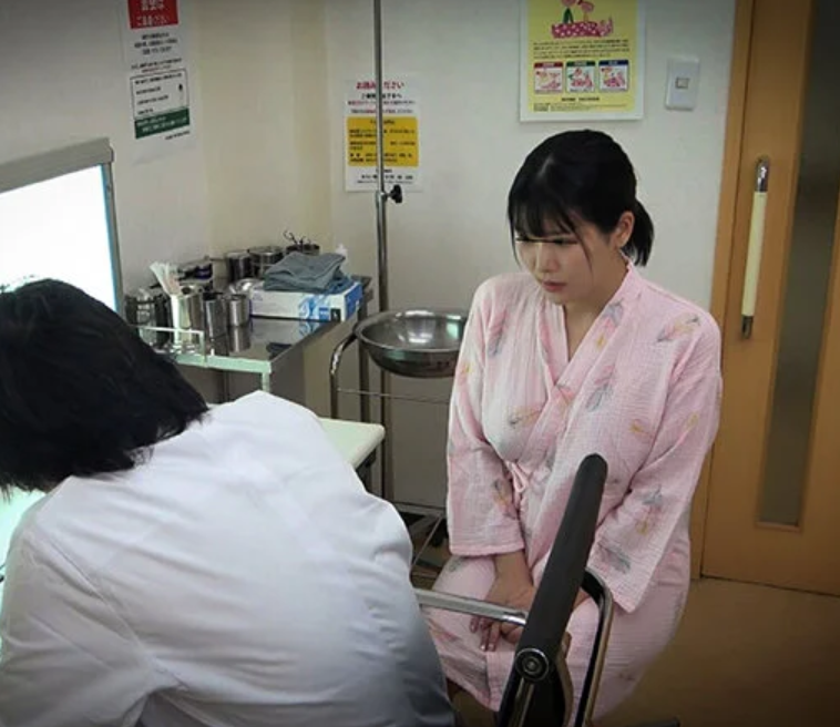 【ドクターハラスメント】”まずは胸から見せてもらいますね…！”検診を偽り身体を弄り感度が上がったところでズボる変態男