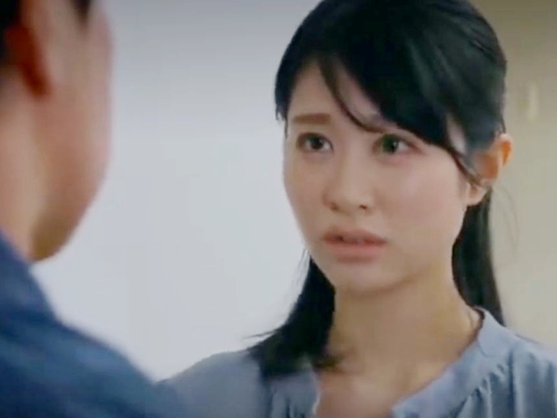 【ながえスタイル】「強引にヤられたい...」レイプ願望のあるエロ微乳な若い人妻が自宅で業者の男に犯されてる！